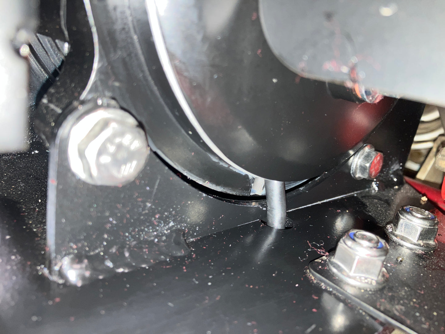 QS138 70H V3 Motor Mounts