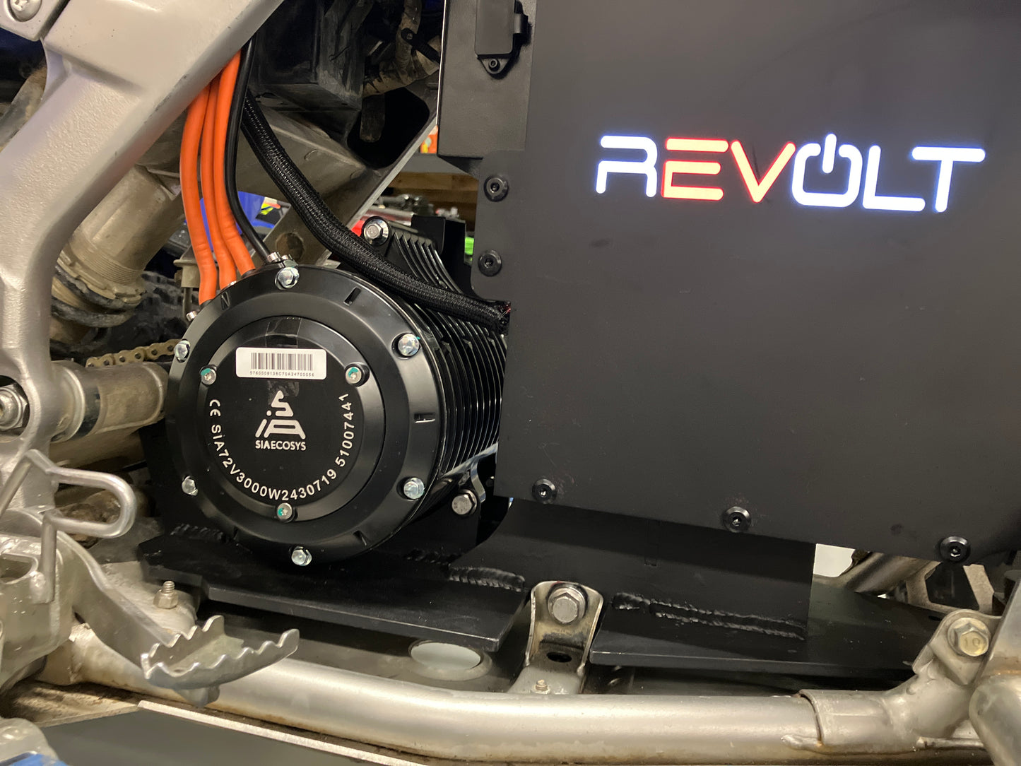 QS138 70H V3 Motor Mounts