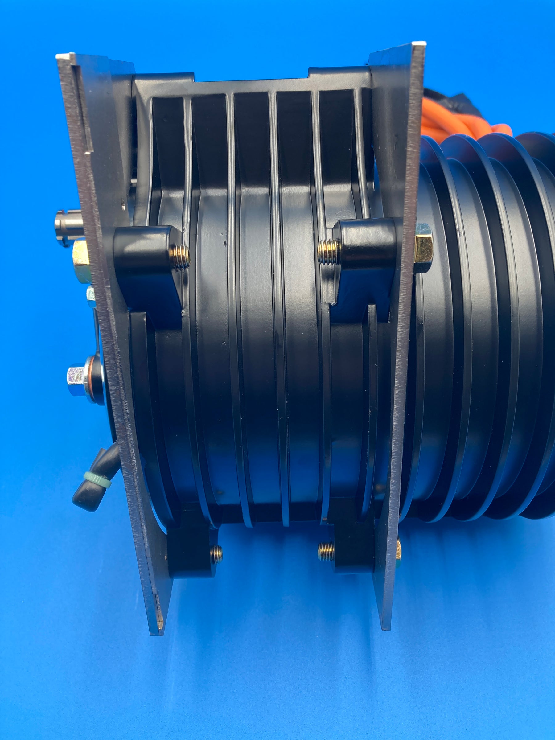 QS138 70H V3  Motor Mounts