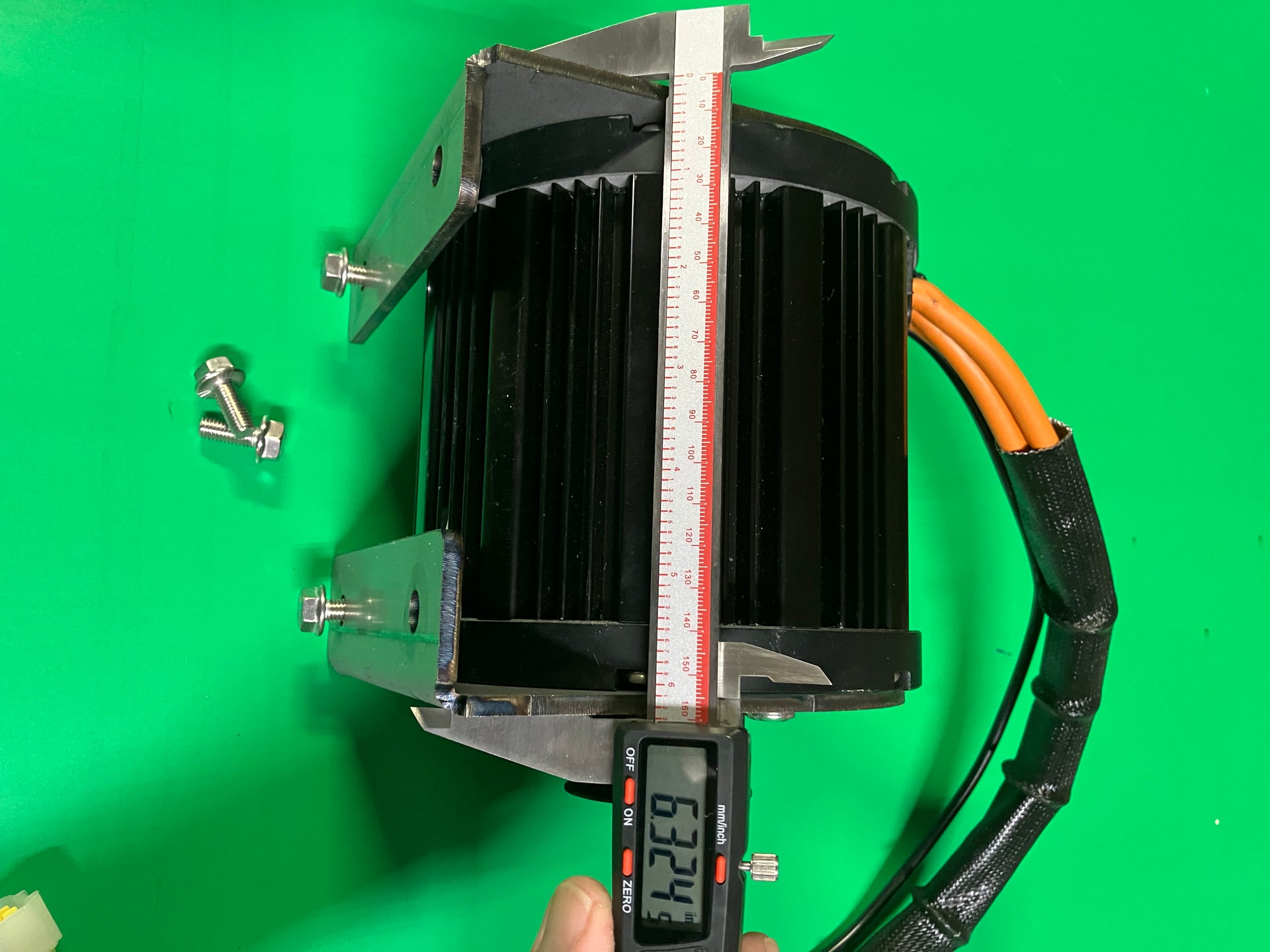 QS138 90h V1 motor with mounts – Revolt Powersports